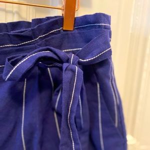 Elastic band shorts W/POCKETS!